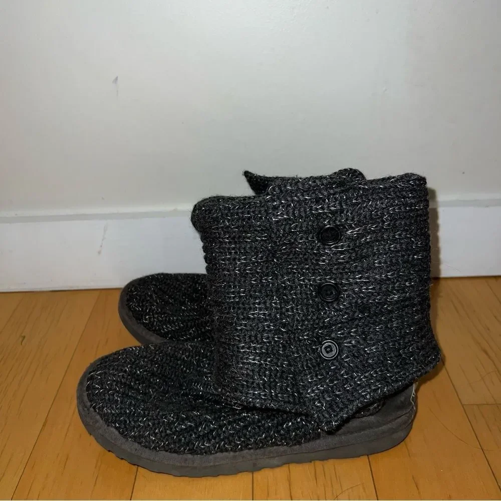 UGG Classic Cardy Pull-On Buttoned Boots Grey Size 8